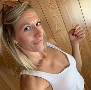 Meet your Posher, Abbey